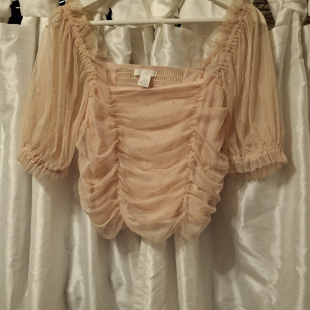H&M Peach Ruched Crop Blouse Med 🩷🩷🩷🩷